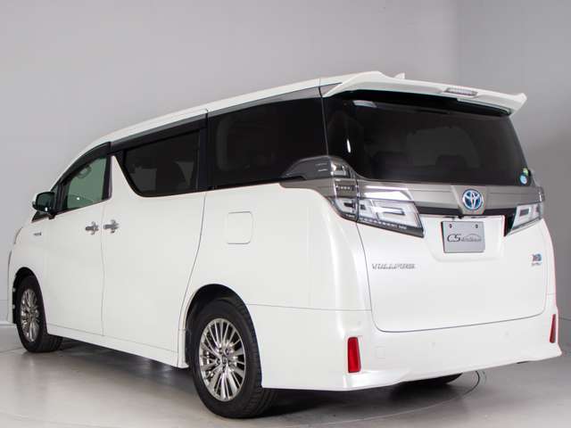 Toyota Vellfire 6