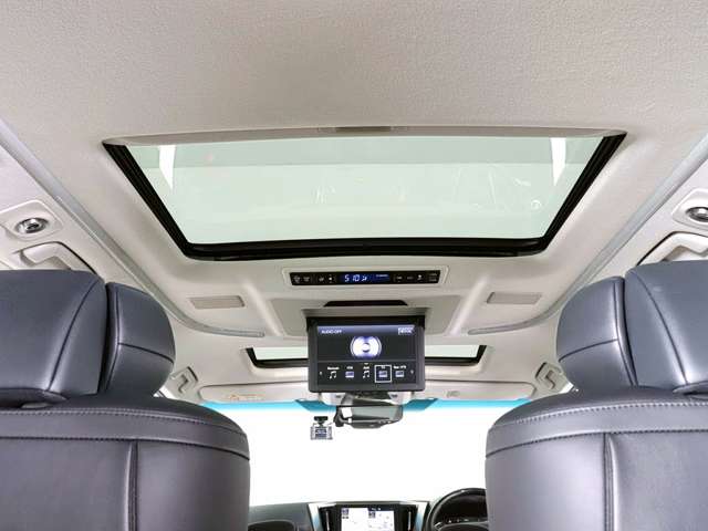 Toyota Vellfire 7