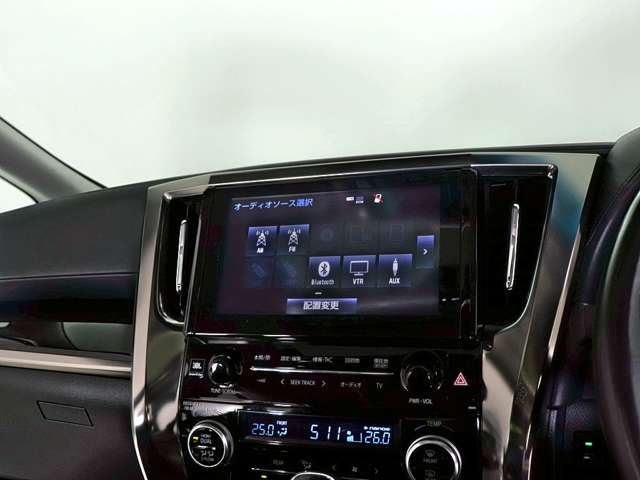 Toyota Vellfire 9