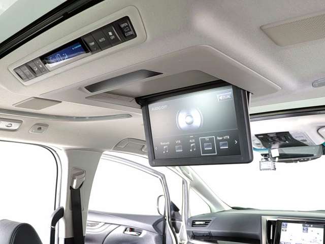 Toyota Vellfire 10