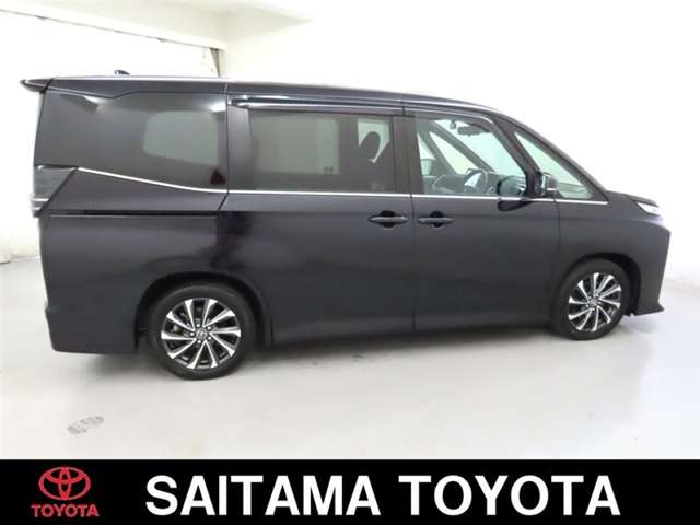 Toyota Voxy 8