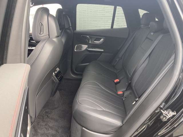 Mercedes-Benz EQE SUV 11