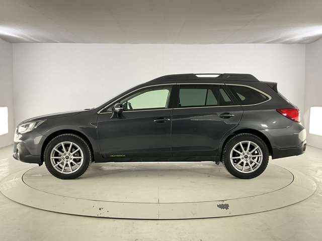 Subaru Legacy Outback 6