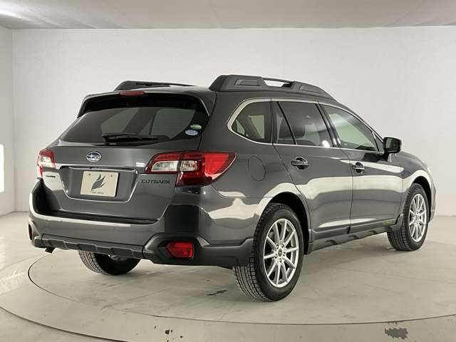 Subaru Legacy Outback 9