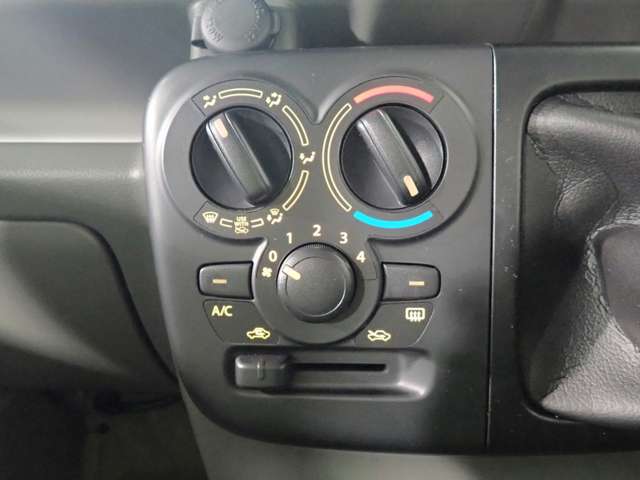 Nissan NV100 Clipper 11