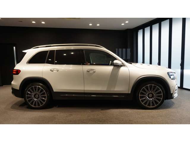 Mercedes-Benz GLB 11