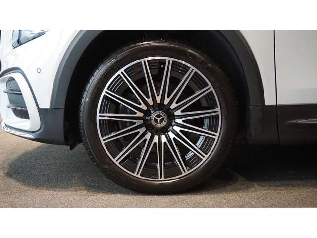 Mercedes-Benz GLB 12