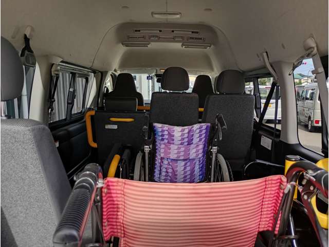 Toyota Hiace Van 6