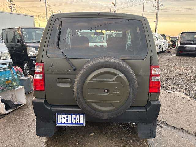 Mitsubishi Pajero Mini 8