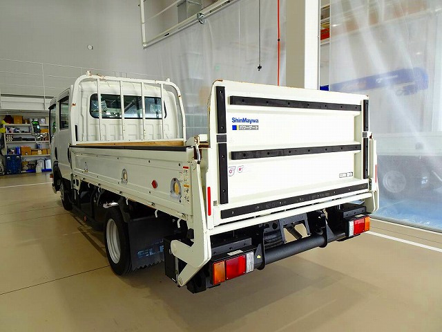 Isuzu Elf 12
