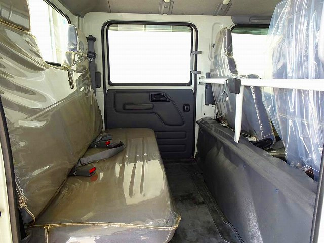 Isuzu Elf 6