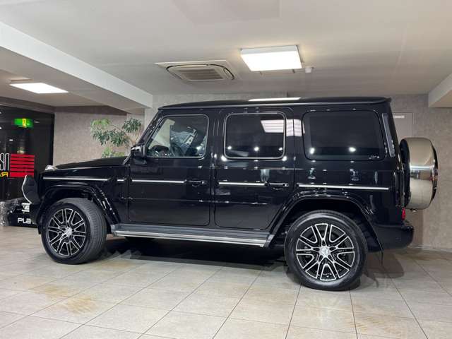Mercedes-Benz G-Class 2