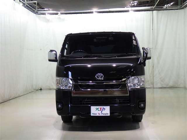 Toyota Hiace Van 3
