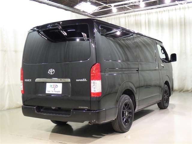 Toyota Hiace Van 6