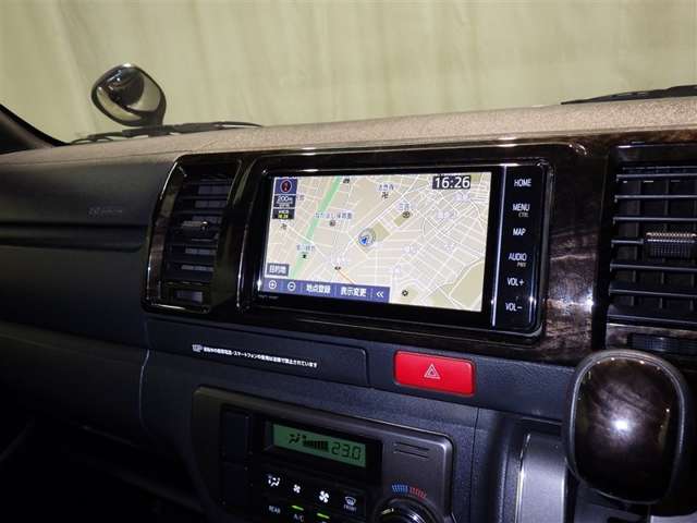 Toyota Hiace Van 10