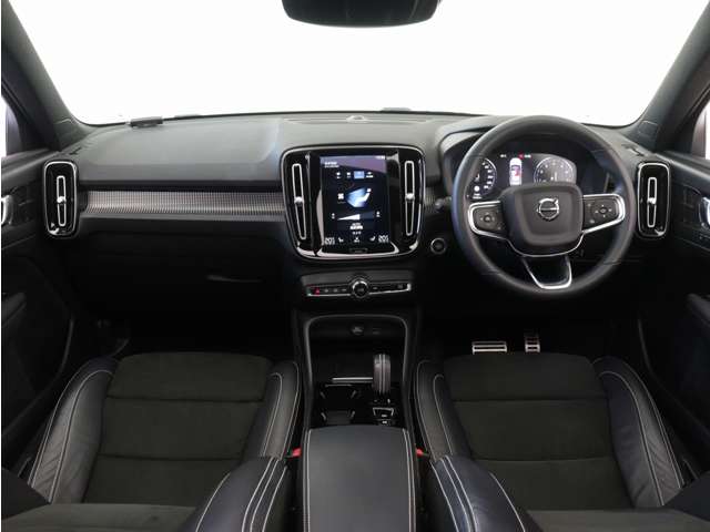 Volvo XC40 4