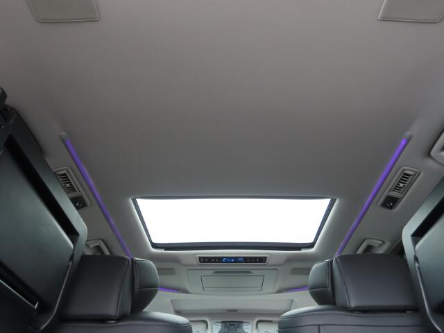 Toyota Alphard 12