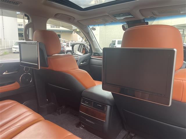 Lexus LX 6