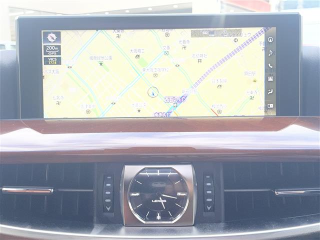 Lexus LX 9