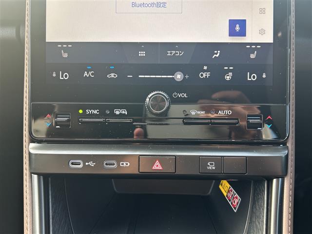 Lexus LBX 11