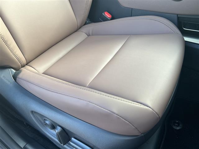 Lexus LBX 6