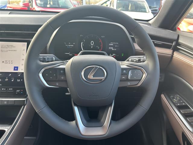 Lexus LBX 8