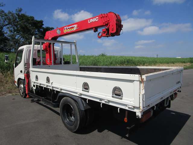 Hino Dutro 2