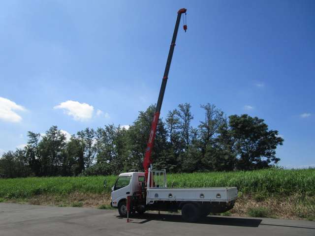 Hino Dutro 9