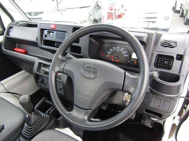 Toyota Pixis Truck 5