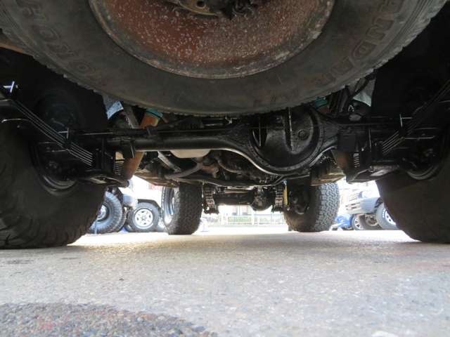 Toyota Land Cruiser 60 9