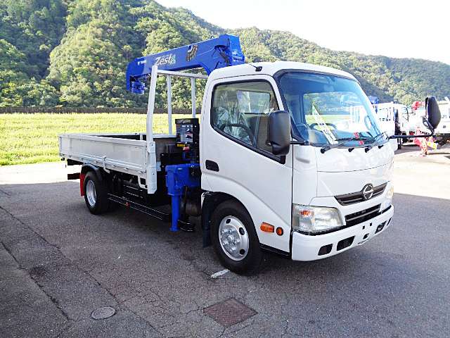 Hino Dutro 3