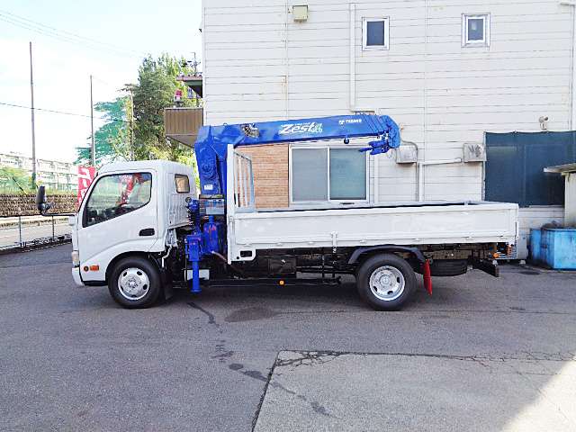 Hino Dutro 9