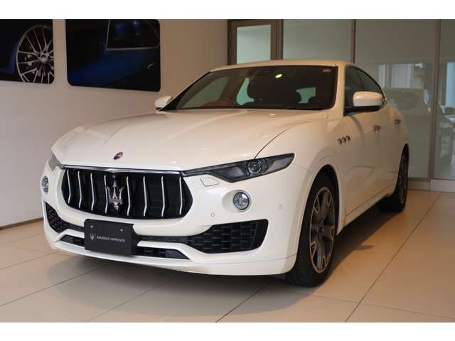 Maserati Levante 8