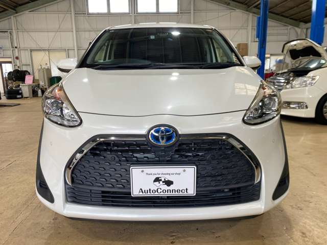Toyota Sienta 11
