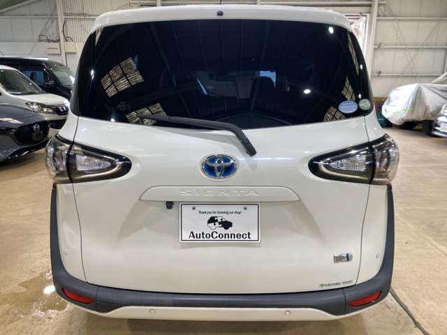 Toyota Sienta 8