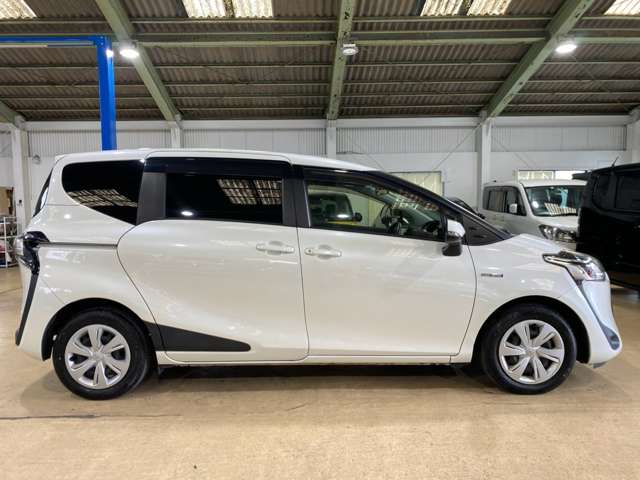 Toyota Sienta 10