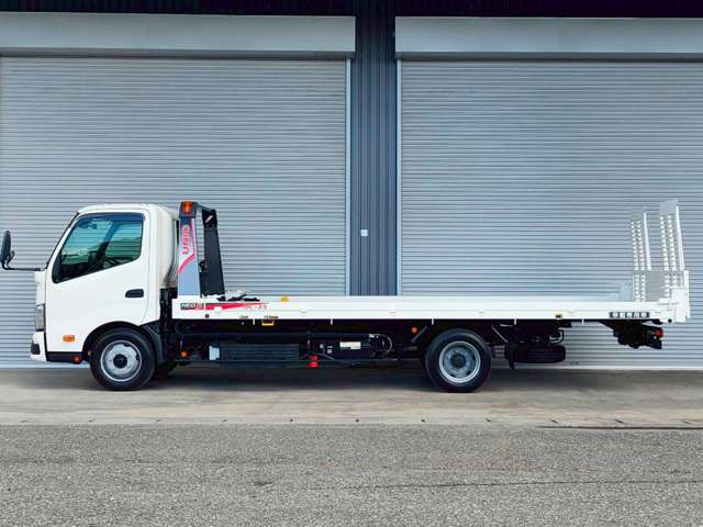 Hino Dutro 4