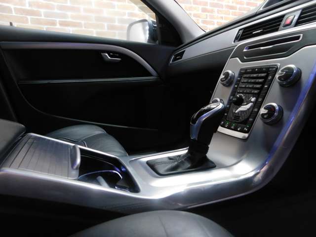 Volvo XC70 11