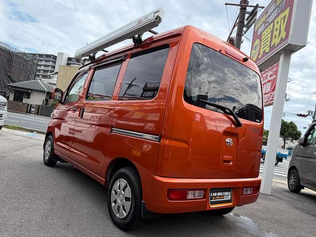 Daihatsu Hijet Cargo 11