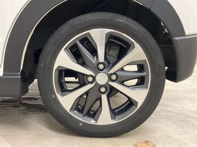 Mitsubishi eK X 12