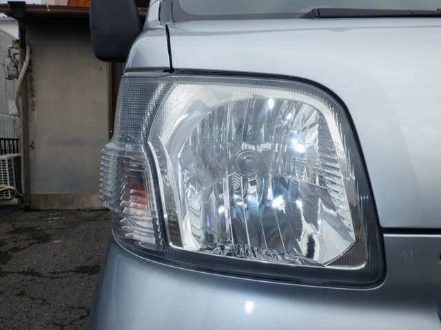 Daihatsu Hijet Cargo 11
