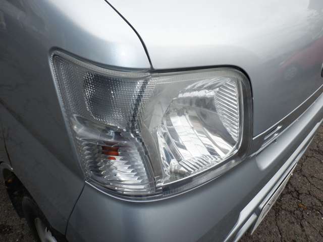Daihatsu Hijet Cargo 12