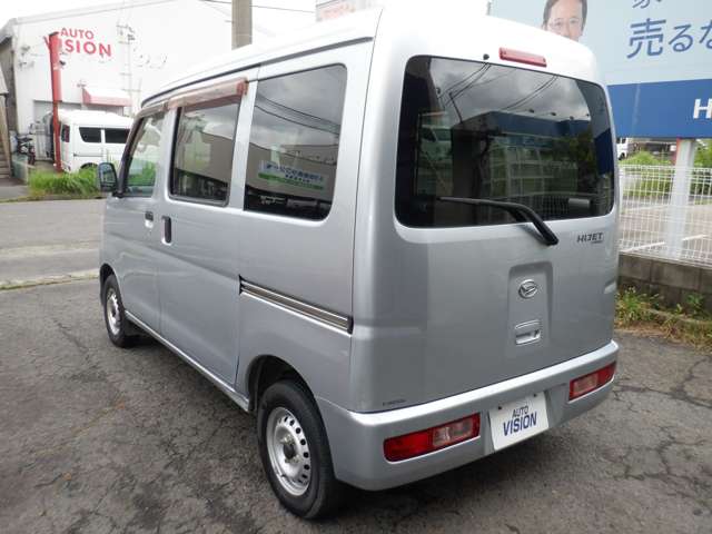 Daihatsu Hijet Cargo 7