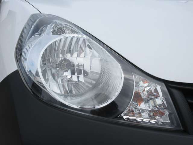 Nissan NV150 AD 8