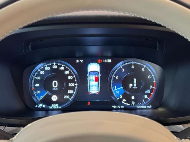 Volvo V60 Cross Country 11