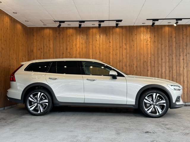 Volvo V60 Cross Country 4