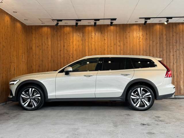 Volvo V60 Cross Country 5