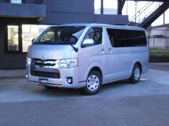 Toyota Hiace Van 2