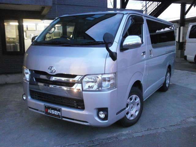 Toyota Hiace Van 3