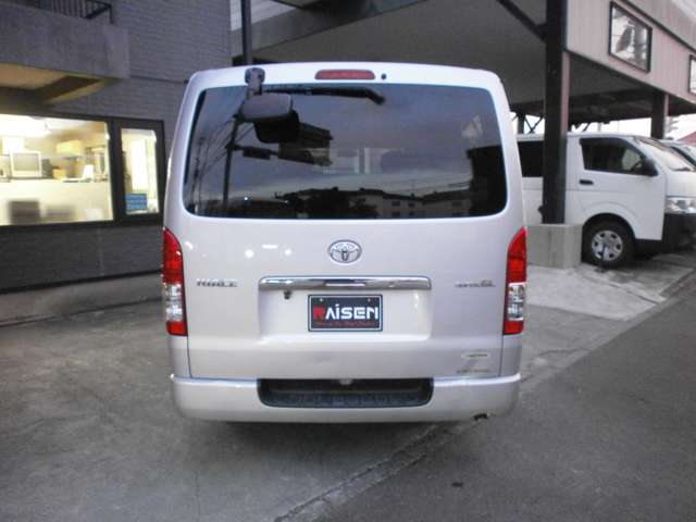 Toyota Hiace Van 8